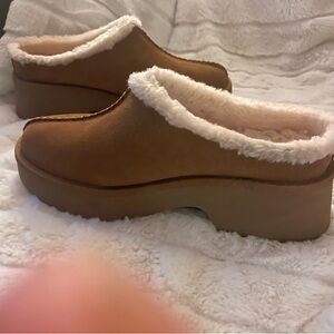 UGG women’s height cozy clogs